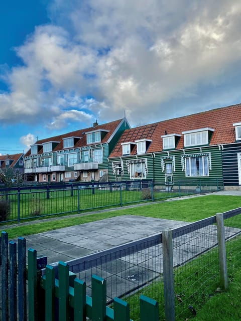 volendam-bike-rental-including-highlights-routes