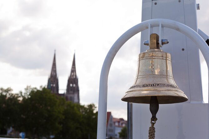 walhalla-tour-by-boat-in-regensburg