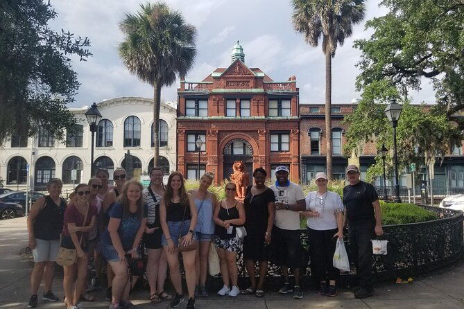 walking-thru-the-wonderful-world-of-savannah