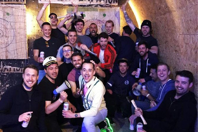 warsaw-axe-throwing-with-hotel-transfers
