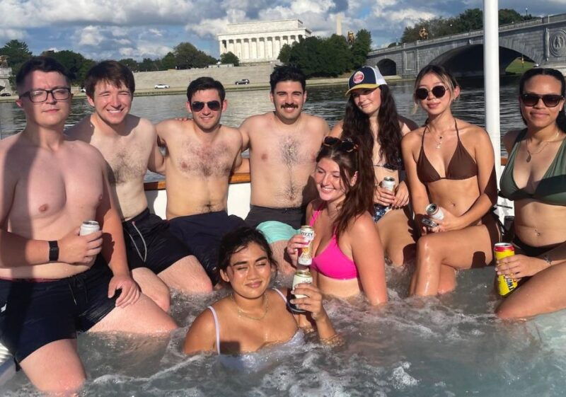 washington-dc-hot-tub-boat-tours