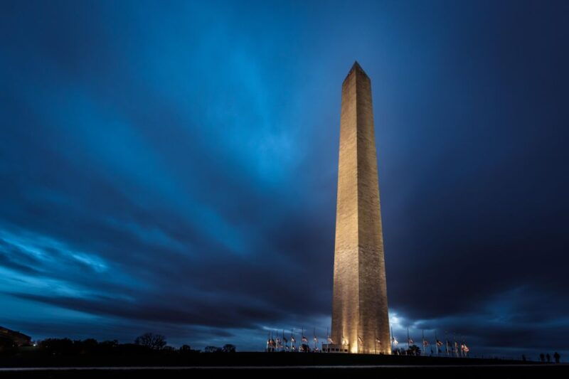 washington-dc-monuments-walking-tour-at-sunset