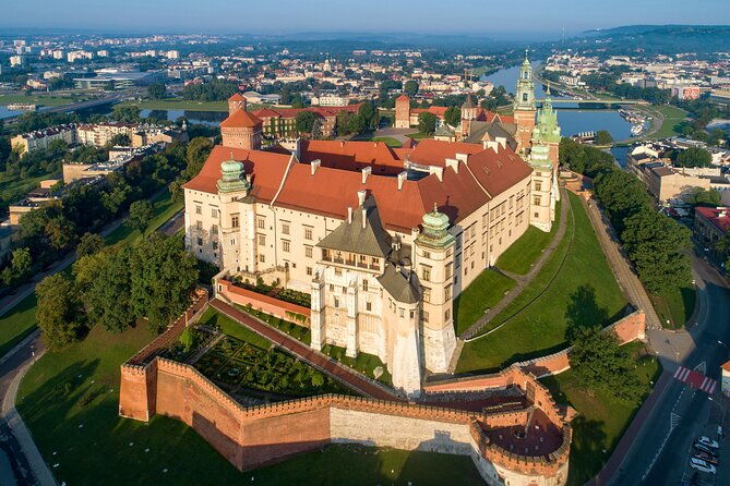wawel-castle-and-cathedral-with-st-mary-basilica-tour