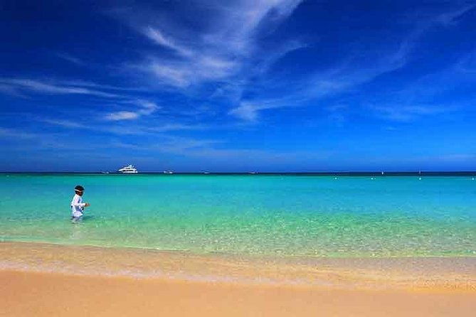 west-bay-aquarium-snorkeling-chocolate-rum-factory-city-tour-plus-transfer