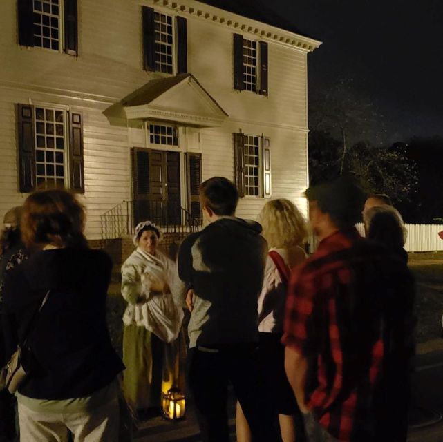 williamsburg-haunted-ghosts-witches-and-pirates-tour