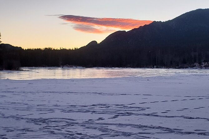 womens-snowshoeing-in-rocky-mountain-national-park-for-beginners