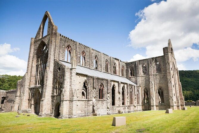 wye-valley-and-tintern-abbey-escape-from-cardiff-private-tour