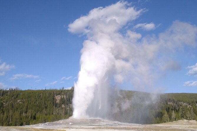 yellowstone-national-park-private-lower-loop-adventure
