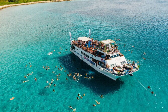 zrce-booze-cruise-novalja-boat-party