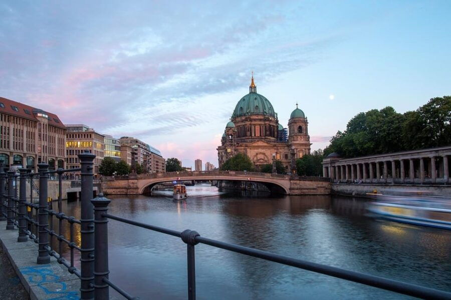 1-hour-berlin-city-tour