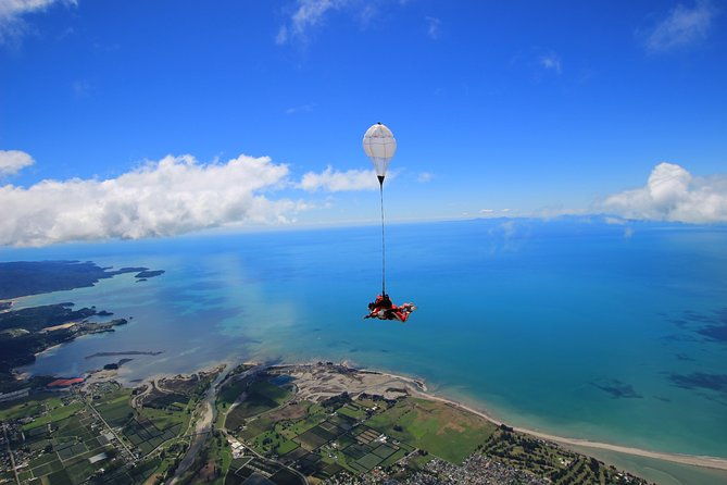 10,000ft Skydive over Abel Tasman with NZ's Most Epic Scenery - An Exciting Look at the 10,000ft Skydive over Abel Tasman