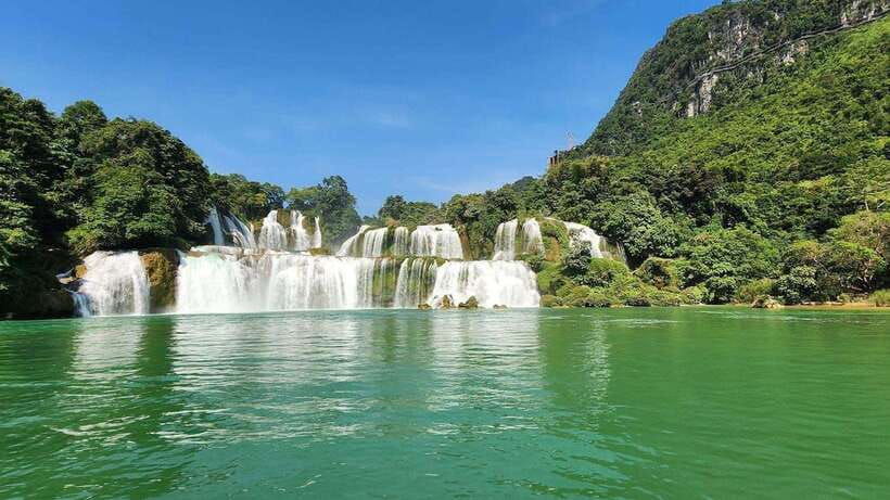 2-night-1-day-explore-ban-gioc-waterfall-nguom-ngao-cave