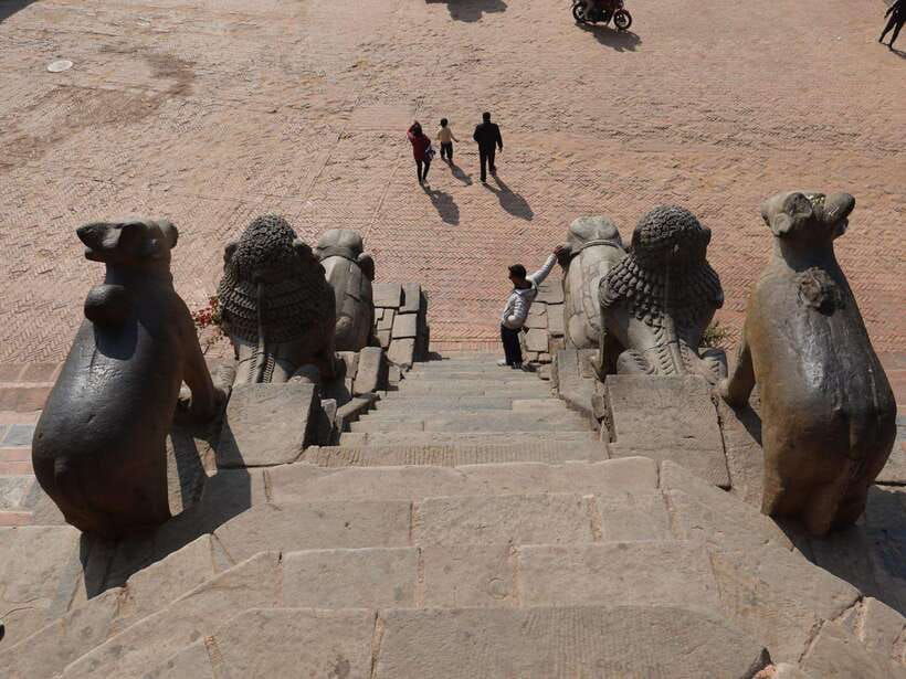 4-days-kathmandu-cultural-tour-himalayas-views-easy-hike