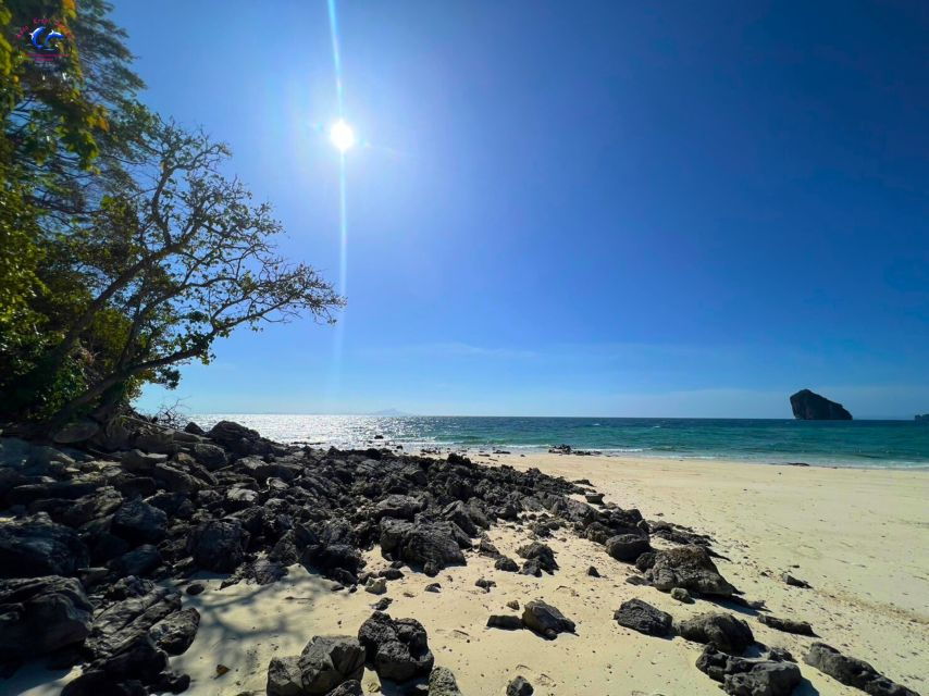 4-island-sunrise-private-luxury-vintage-boat