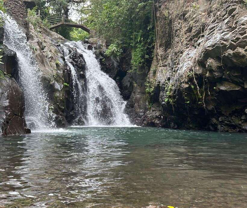 aling-aling-waterfallsmedium-trek
