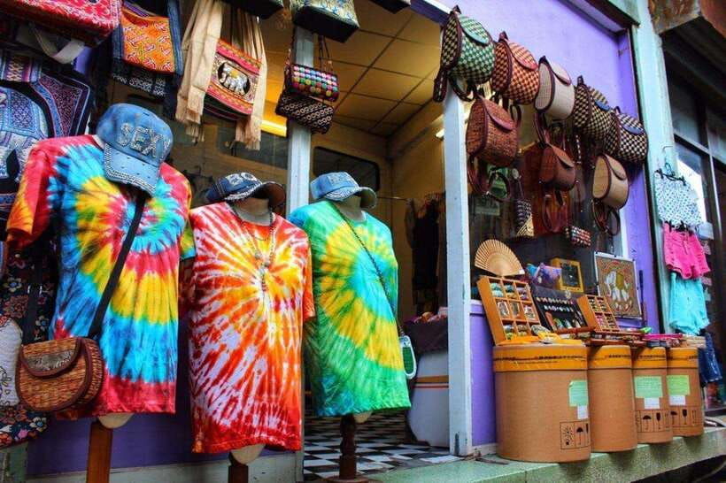 amphawa-floating-market-railway-market-private-tour