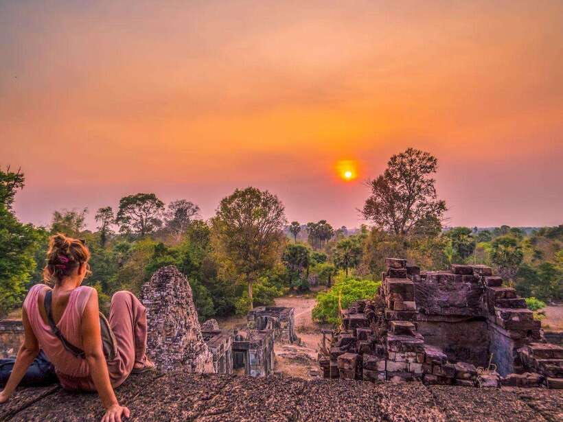 angkor-wat-and-beyond-sunset-at-bakheng-tour