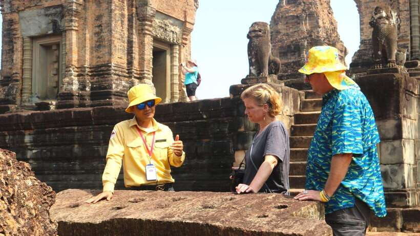 angkor-wat-highlights-and-sunrise-with-spanish-guide