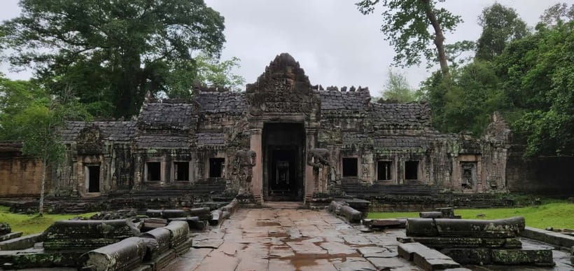 angkor-wat-temples-tour-by-car-with-optional-sunrise