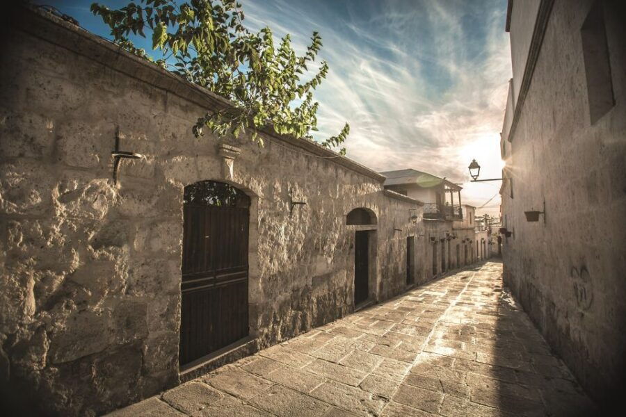 arequipa-walking-tour-and-santa-catalina-monastery