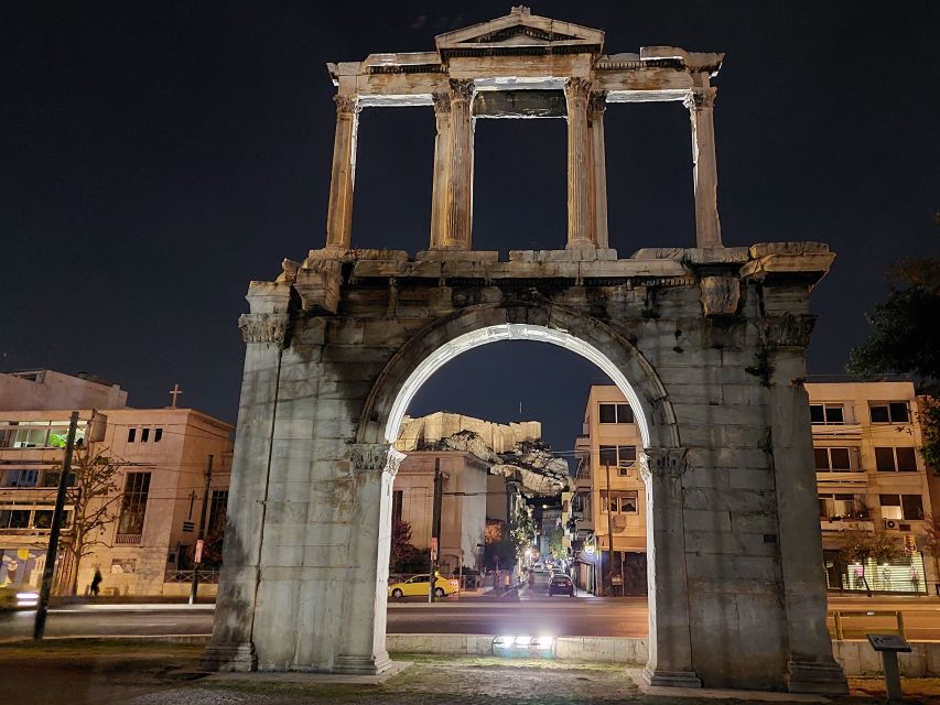 athens-city-highlights-nighttime-walking-tour-in-spanish