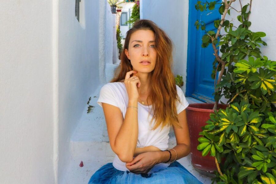 athens-professional-photoshoot-at-anafiotika-village