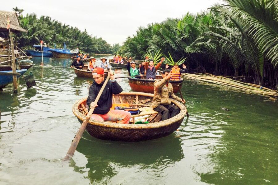 ba-tran-hoi-an-basket-boat-ride-in-water-coconut-forest
