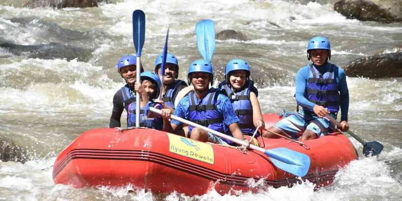 bali-ayung-river-rafting-and-swing-adventure-with-lunch