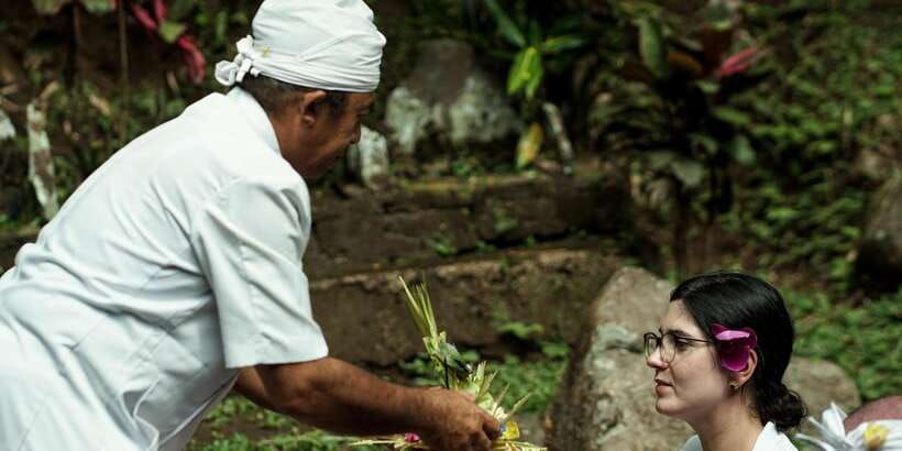 bali-spiritual-blessing-ceremony-pristine-nature-transfer