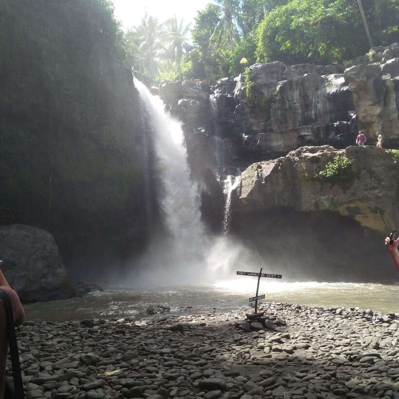 bali-tibumana-tukad-cepung-kanto-lampo-tegenungan-tour
