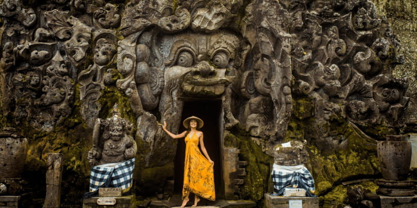 bali-ubud-traditional-balinese-purification