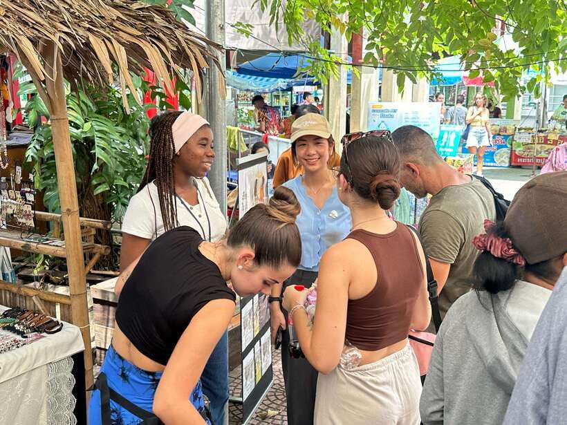 bangkok-bite-sized-food-tour-at-floating-market