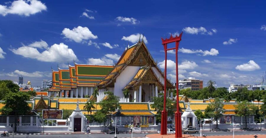 bangkok-golden-mount-metal-castle-and-giant-swing-tour