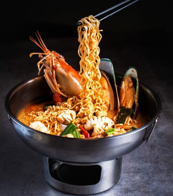 bangkok-jumbo-lobster-riverside-set-packages