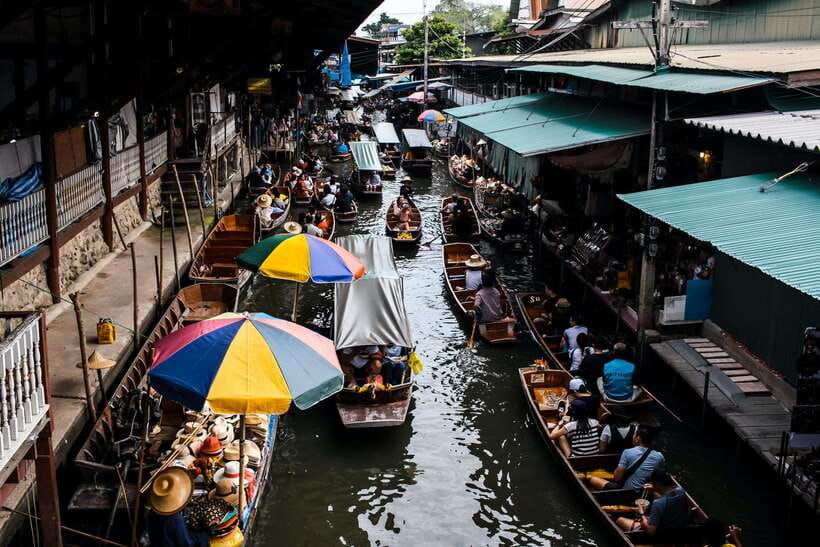 bangkok-maeklong-train-market-amphawa-floating-market
