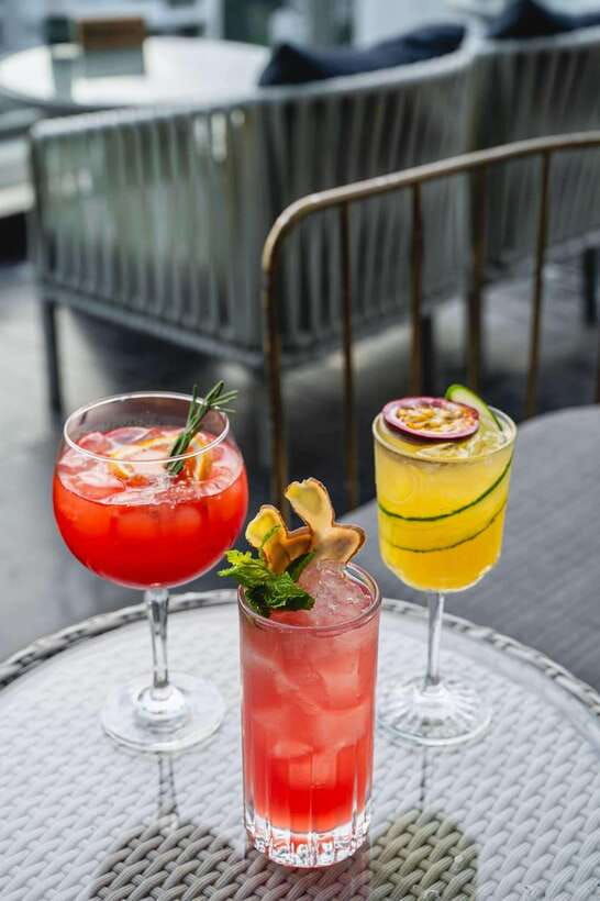 bangkok-sky-on-20-rooftop-bar-with-free-flow-drinks