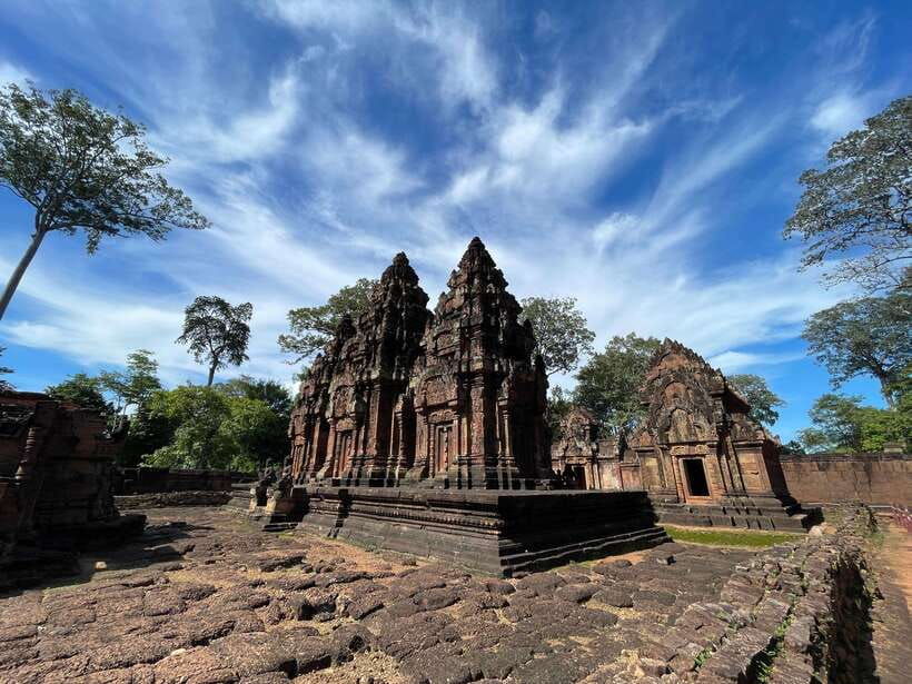 banteay-srei-kulen-waterfall-beng-mealea-exploration