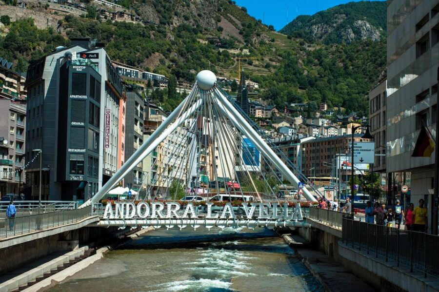 barcelona-guided-day-trip-to-andorra-france-and-spain