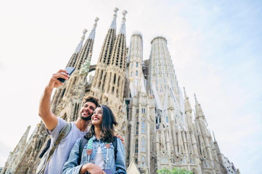 barcelona-tickets-to-sagrada-familia-romans-jewish-tour