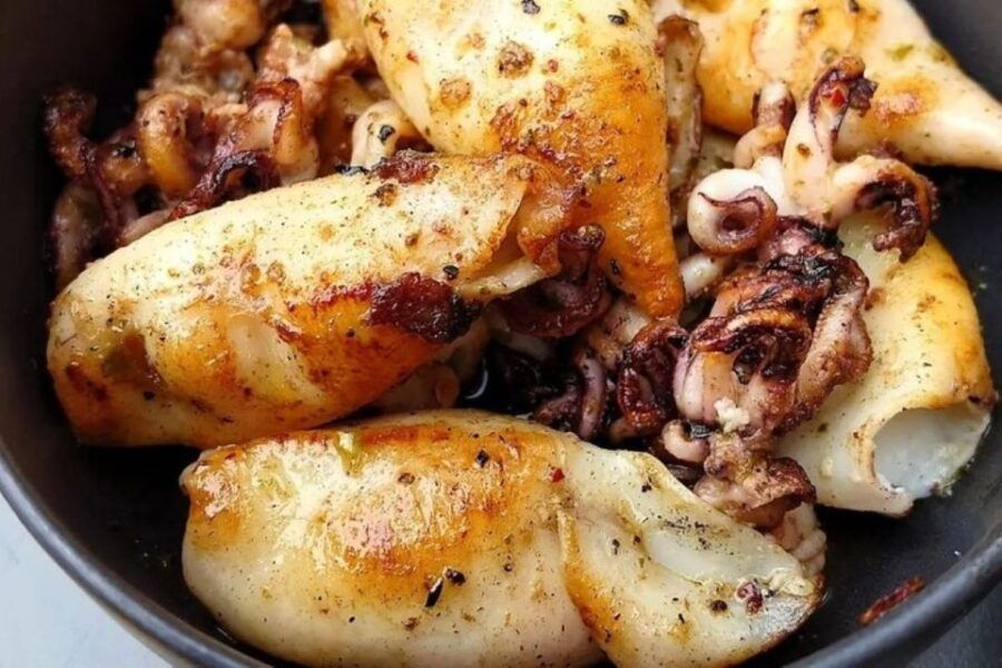 bayonne-guided-food-walking-tour-with-food-and-drinks