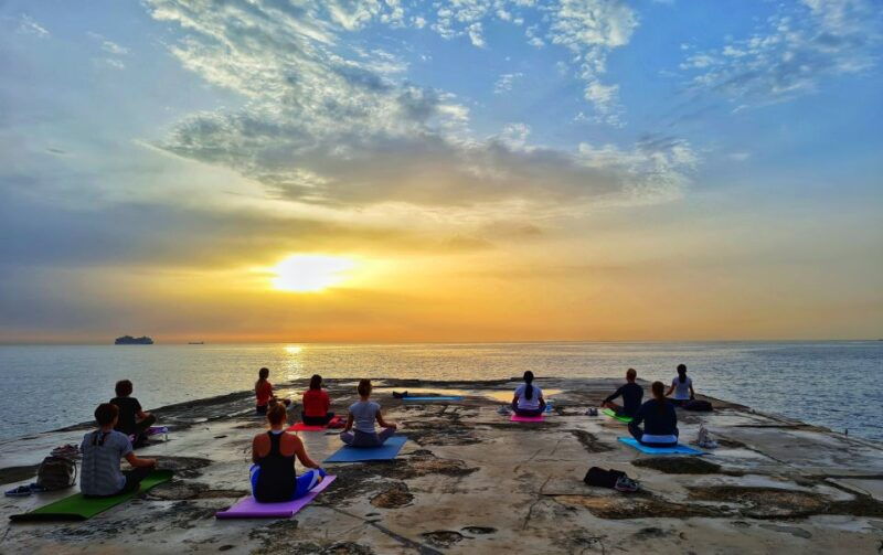 beach-yoga-class-and-swimming-sliema