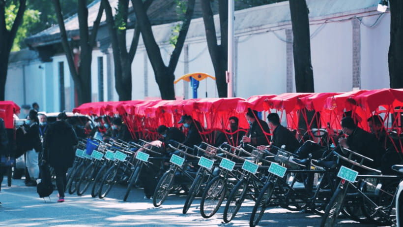 beijing-shichahai-hutong-tour-by-cab-on-foot