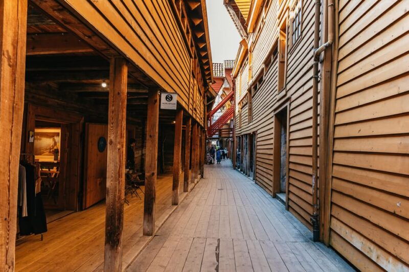 bergen-past-present-small-group-guided-walking-tour
