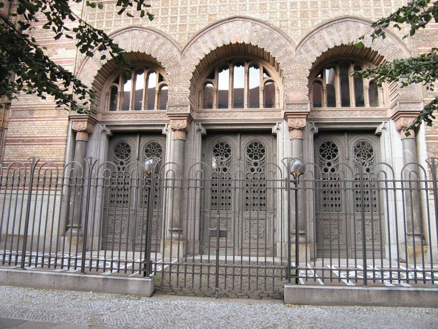 berlin-backyards-of-berlin-2-hour-tour