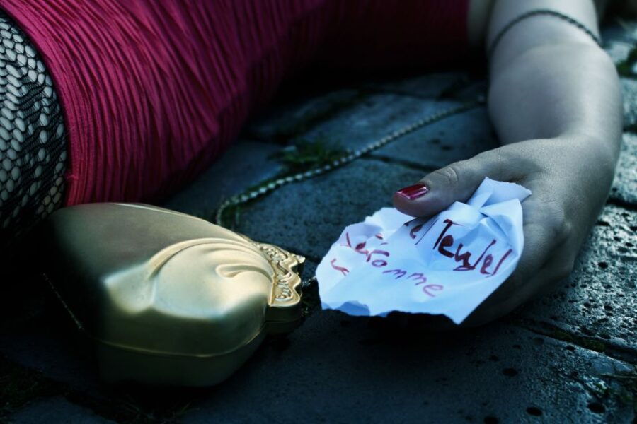 berlin-haunted-guided-live-theatre-tour-in-german