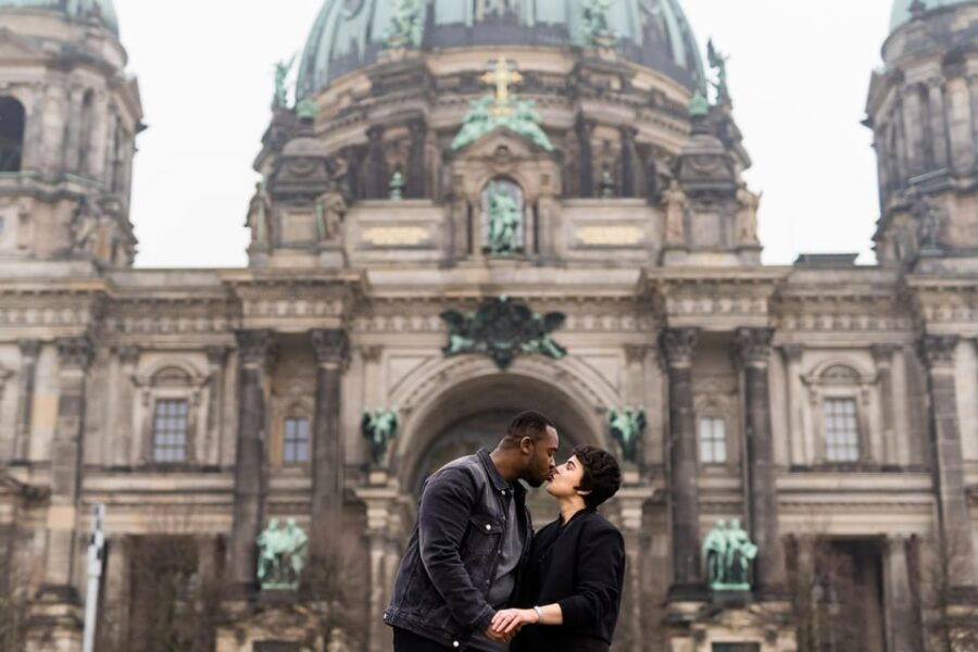 berlin-love-story-surprise-proposal-photography-session