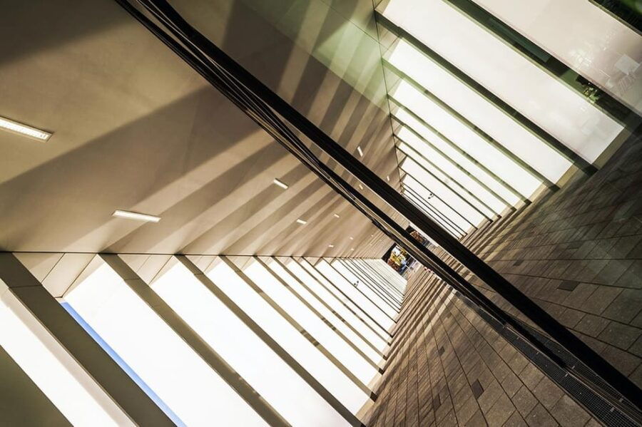 berlin-photo-course-modern-architecture-reflections