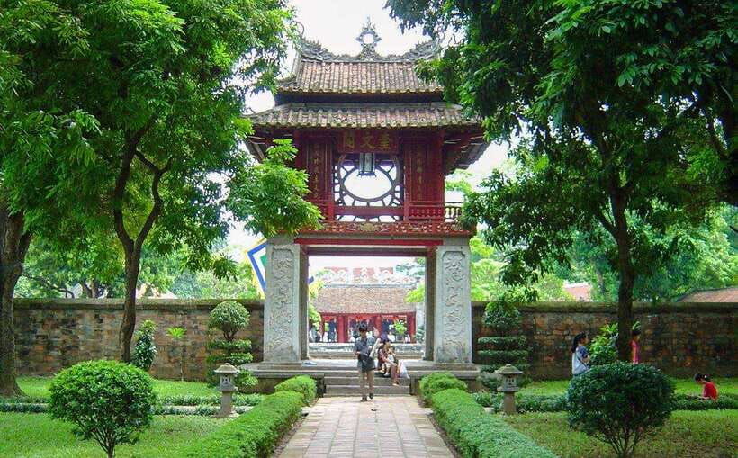 best-hanoi-city-tour-full-day-by-limousine-bus-hanoi-tour