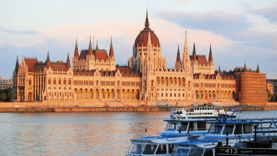 best-of-budapest-private-walking-tour-with-a-local