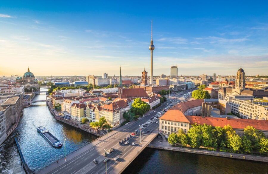 bike-tour-of-berlin-top-attractions-with-private-guide-2